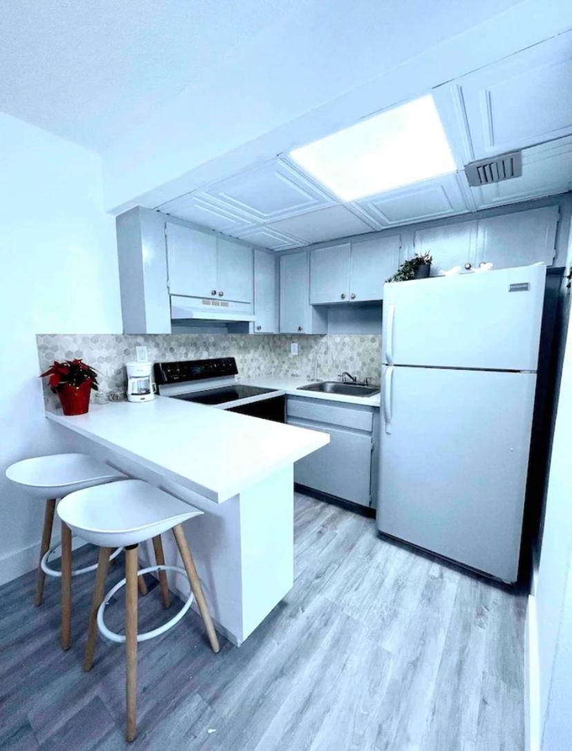 International Airport 1 Apartment